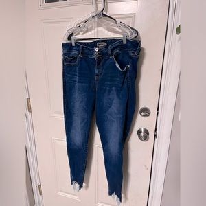 Torrid 22 tall super soft jegging distressed ankle